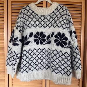 Chunky 100% Wool Nordic Fair Isle Sweater • Made in Ecuador • Apres Ski